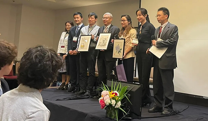 ����ר�ҿ��̽AI���Ż�����Ӧ��&�ӳ�����ҽҩ����